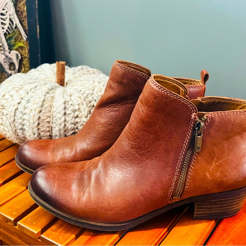 Lucky Brand size 8 leather ankle booties